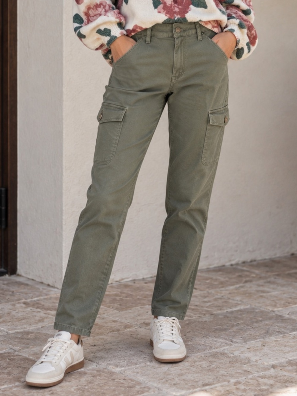 WHBM White House Black Market Skinny Cargo Pants Olive Green Stretch Size 4